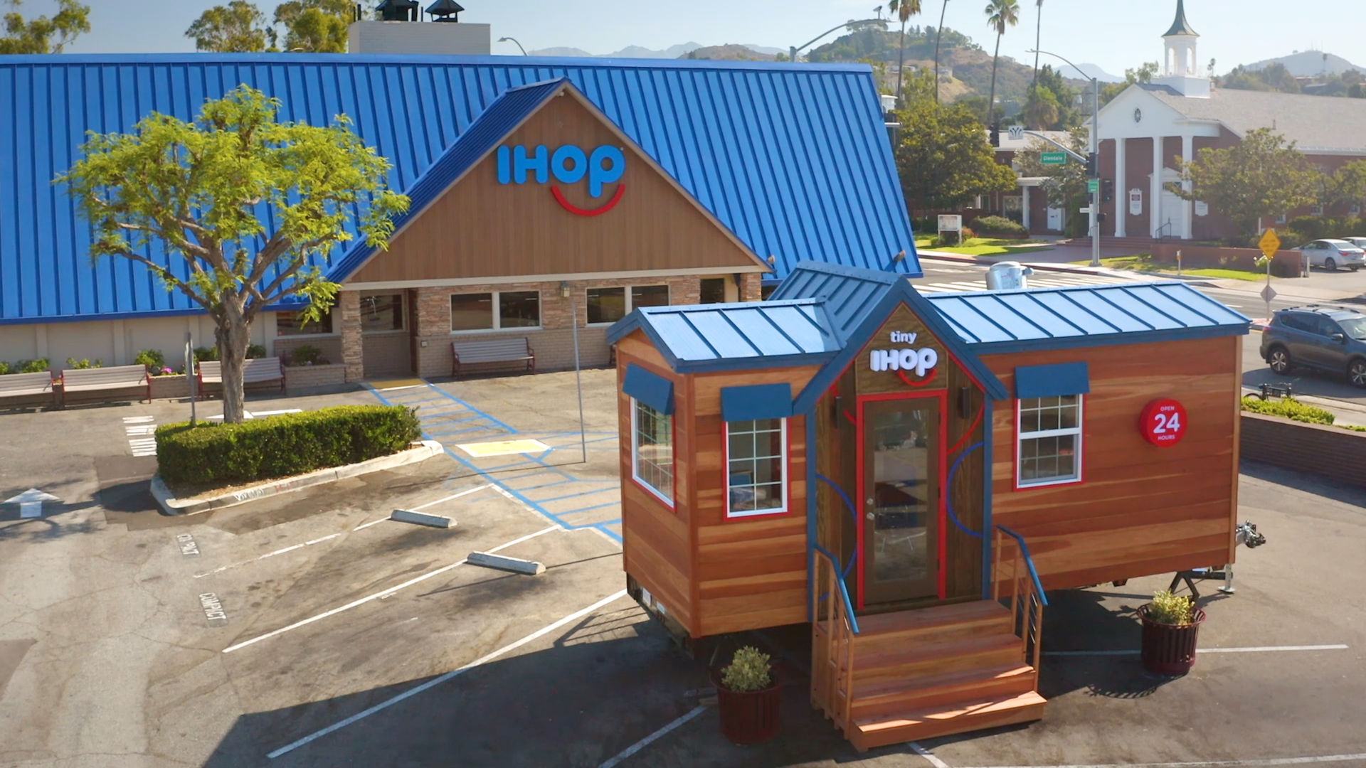 IHOP Builds Tiny House Version of Restaurant Right in Los Angeles - Eater LA